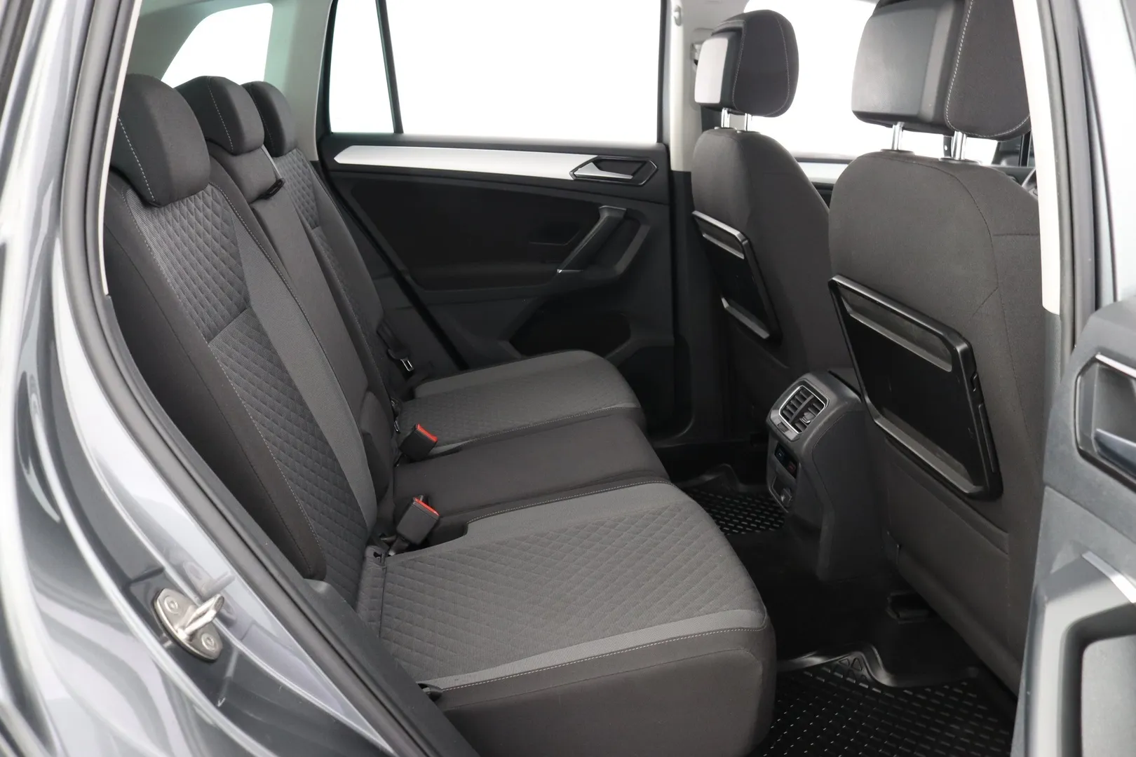 Volkswagen Tiguan SNS-772 carousel image