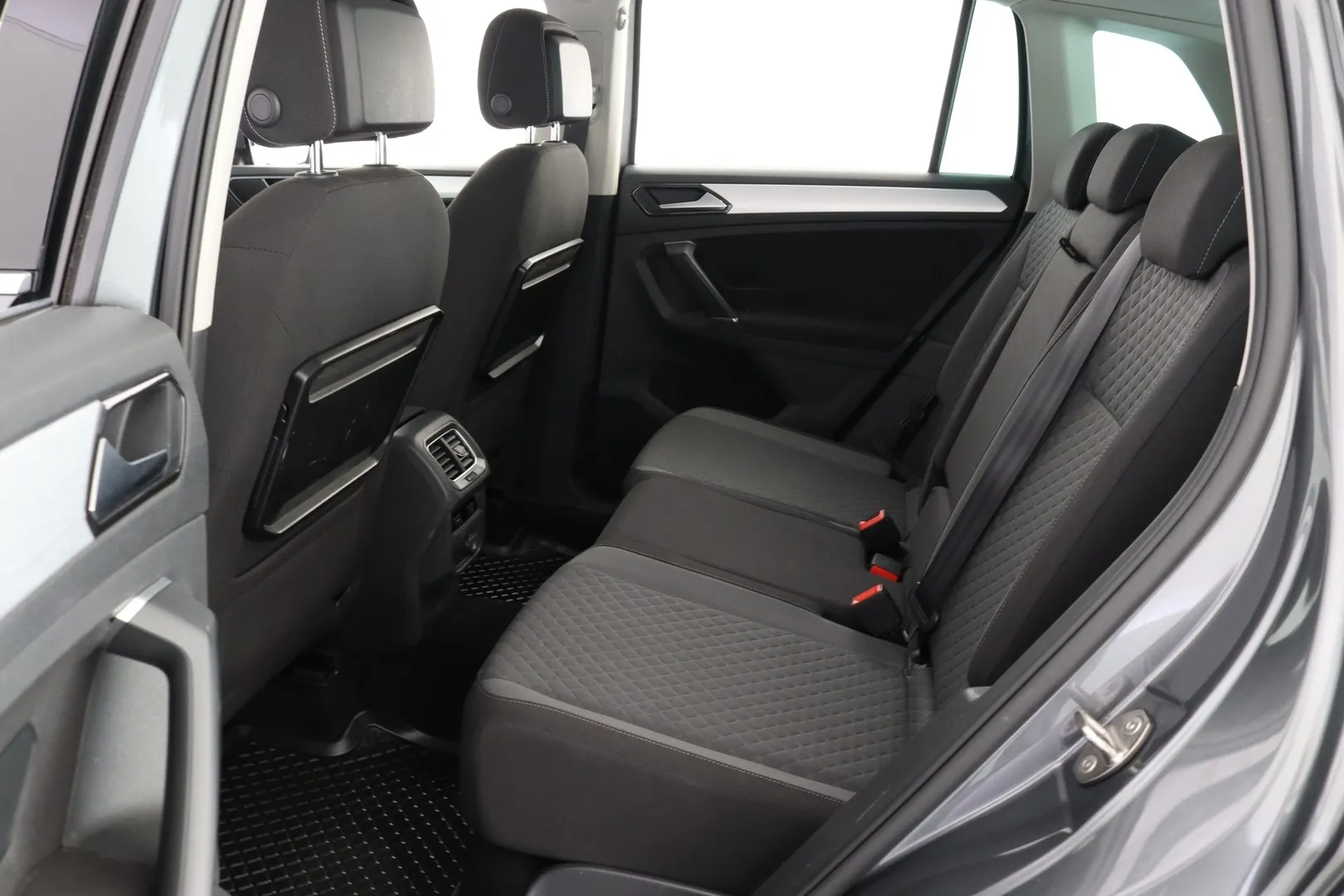 Volkswagen Tiguan SNS-772 carousel image