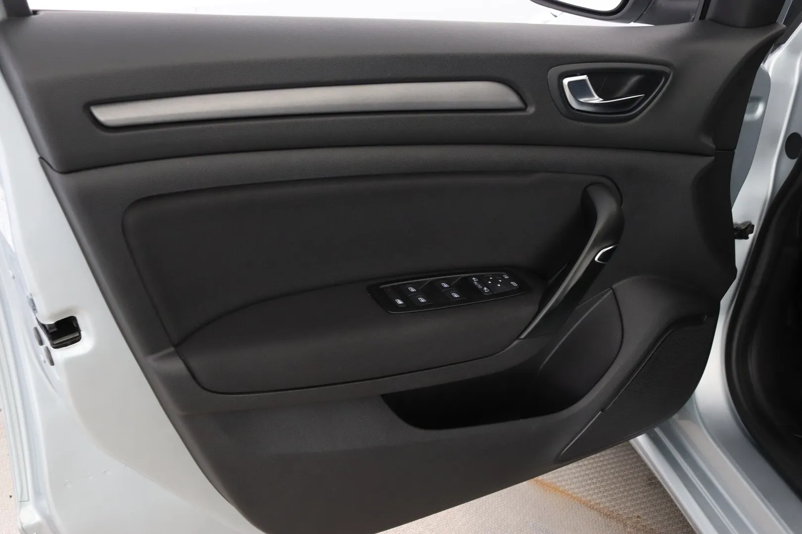 Renault Megane NOB-527 carousel image