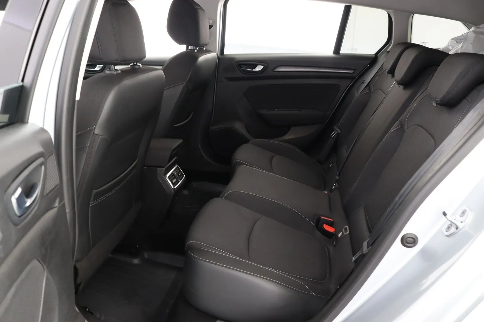 Renault Megane NOB-527 carousel image