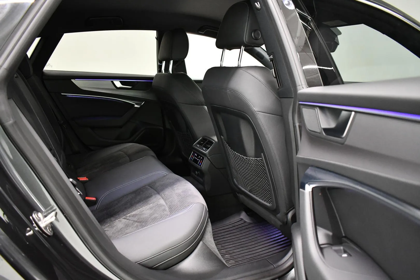 Audi A7 KUH-315 carousel image