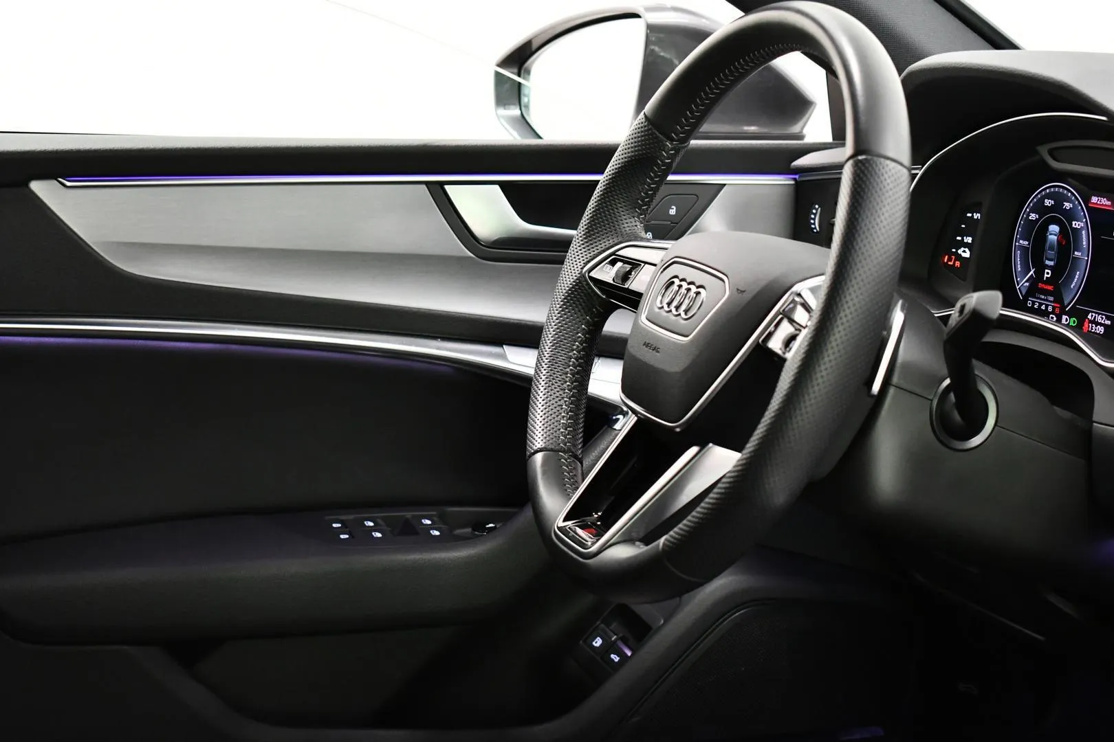 Audi A7 KUH-315 carousel image
