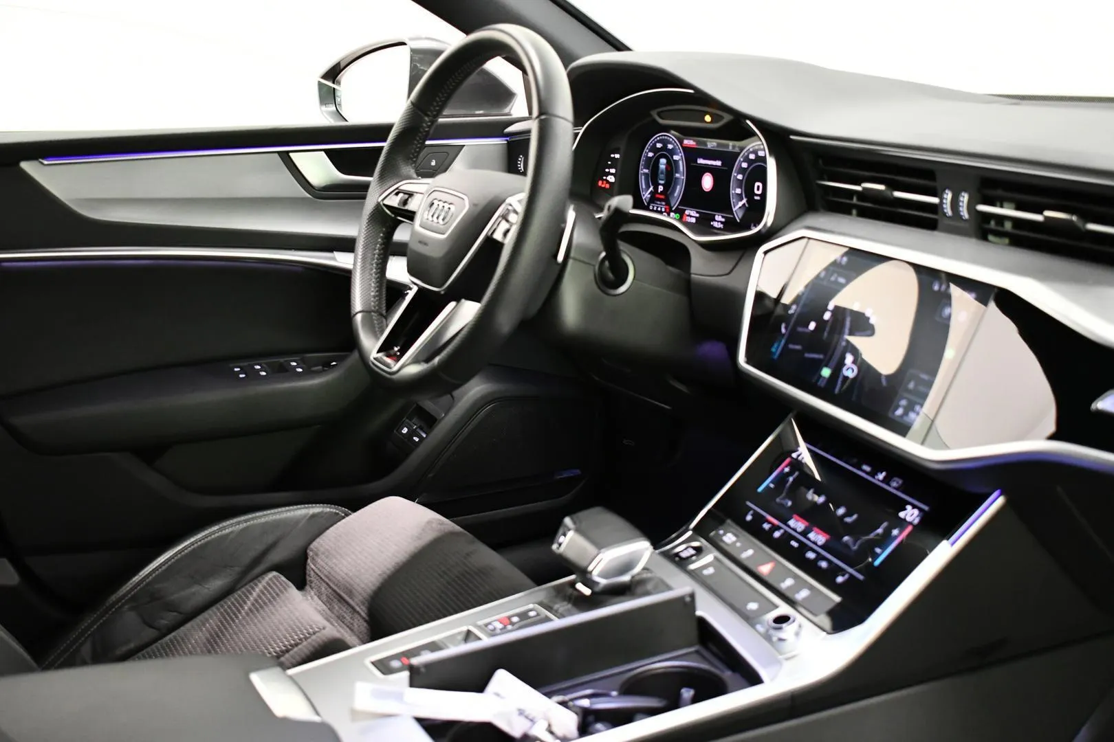 Audi A7 KUH-315 carousel image