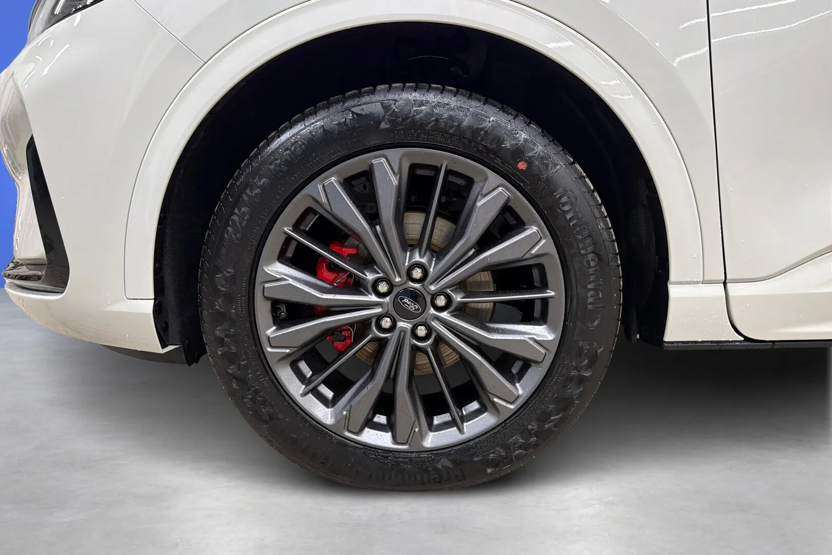 Ford Kuga ZRL-824 carousel image