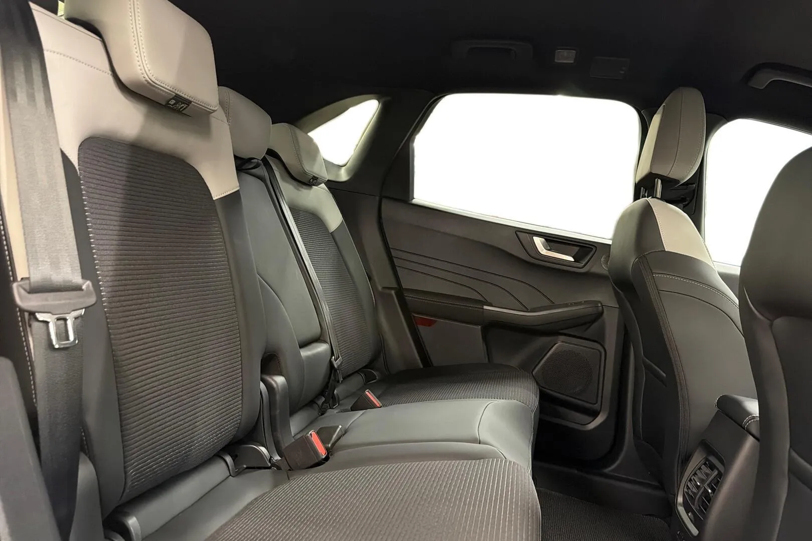 Ford Kuga ZRL-171 carousel image