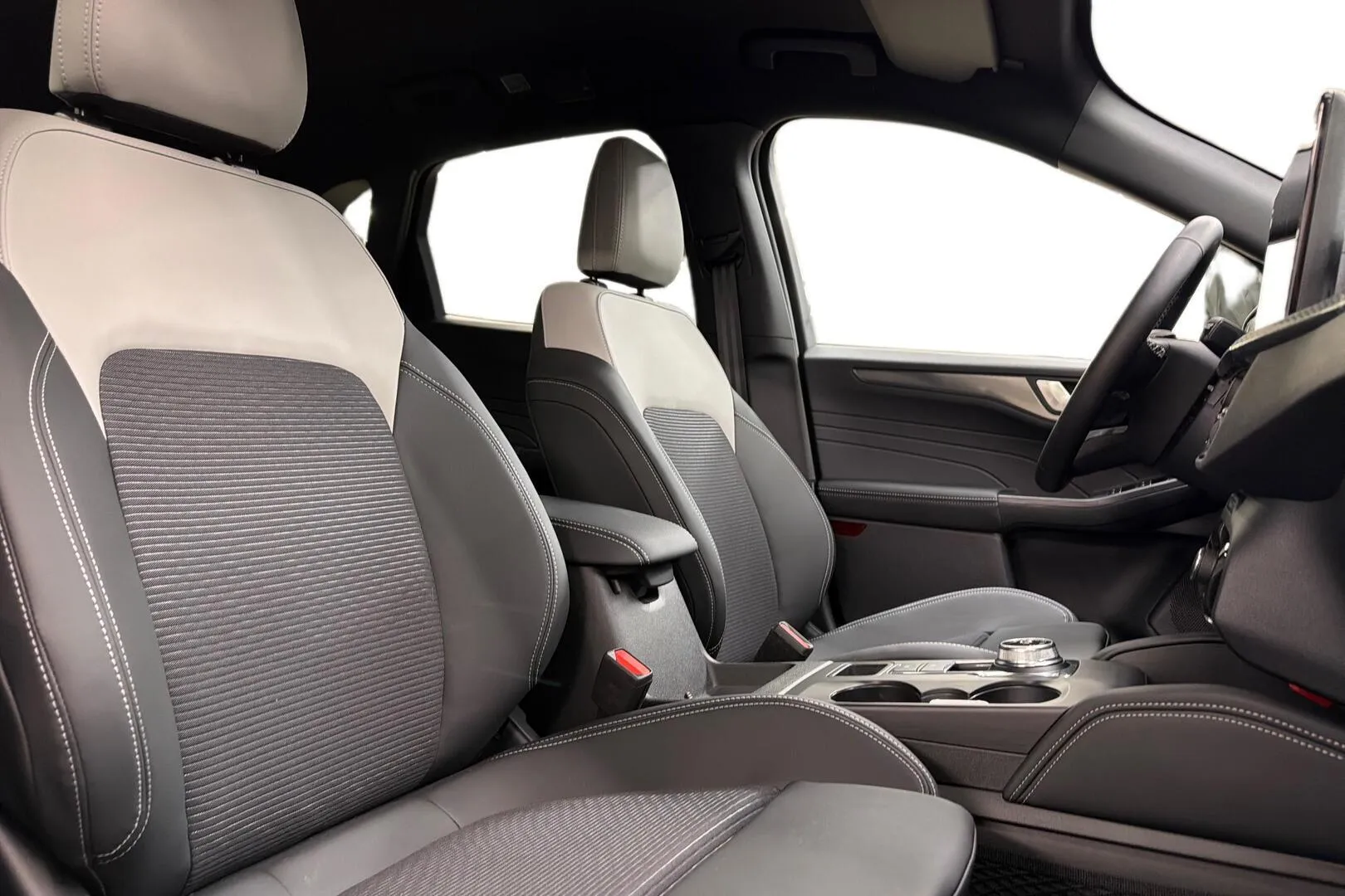 Ford Kuga NOM-511 carousel image