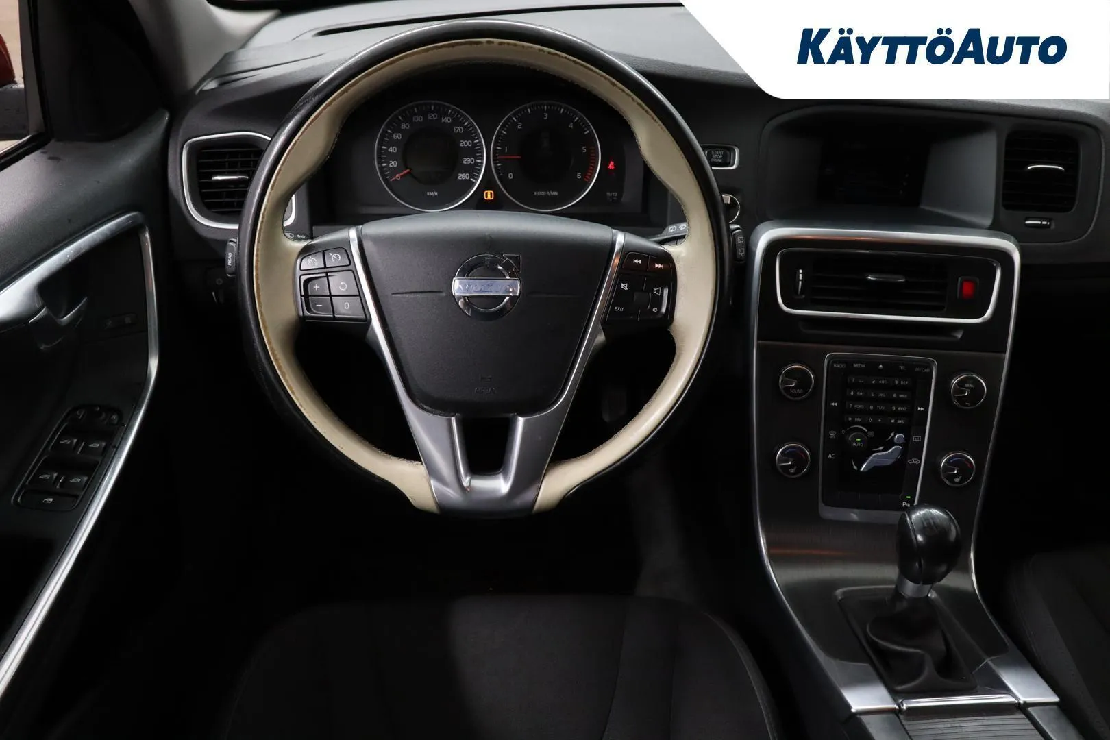 Volvo V60 ZLX-277 carousel image