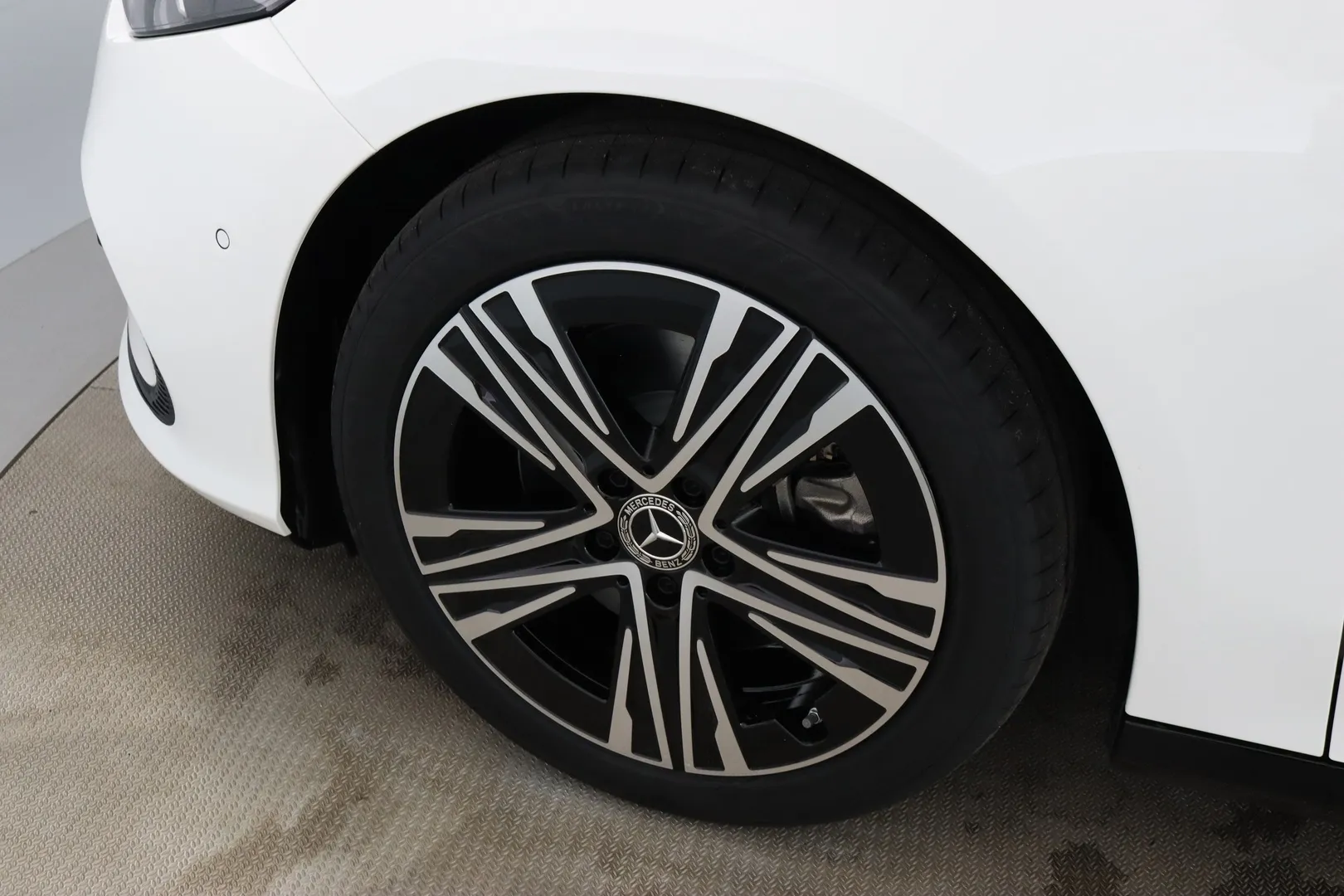 Mercedes-Benz CLA SSJ-994 carousel image