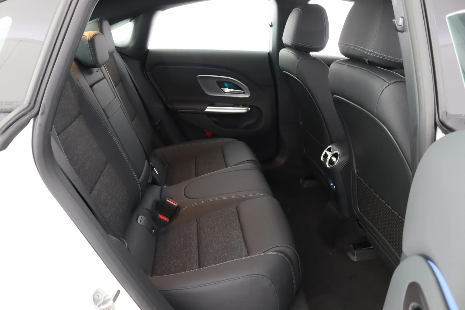 Mercedes-Benz CLA SSJ-994 carousel image