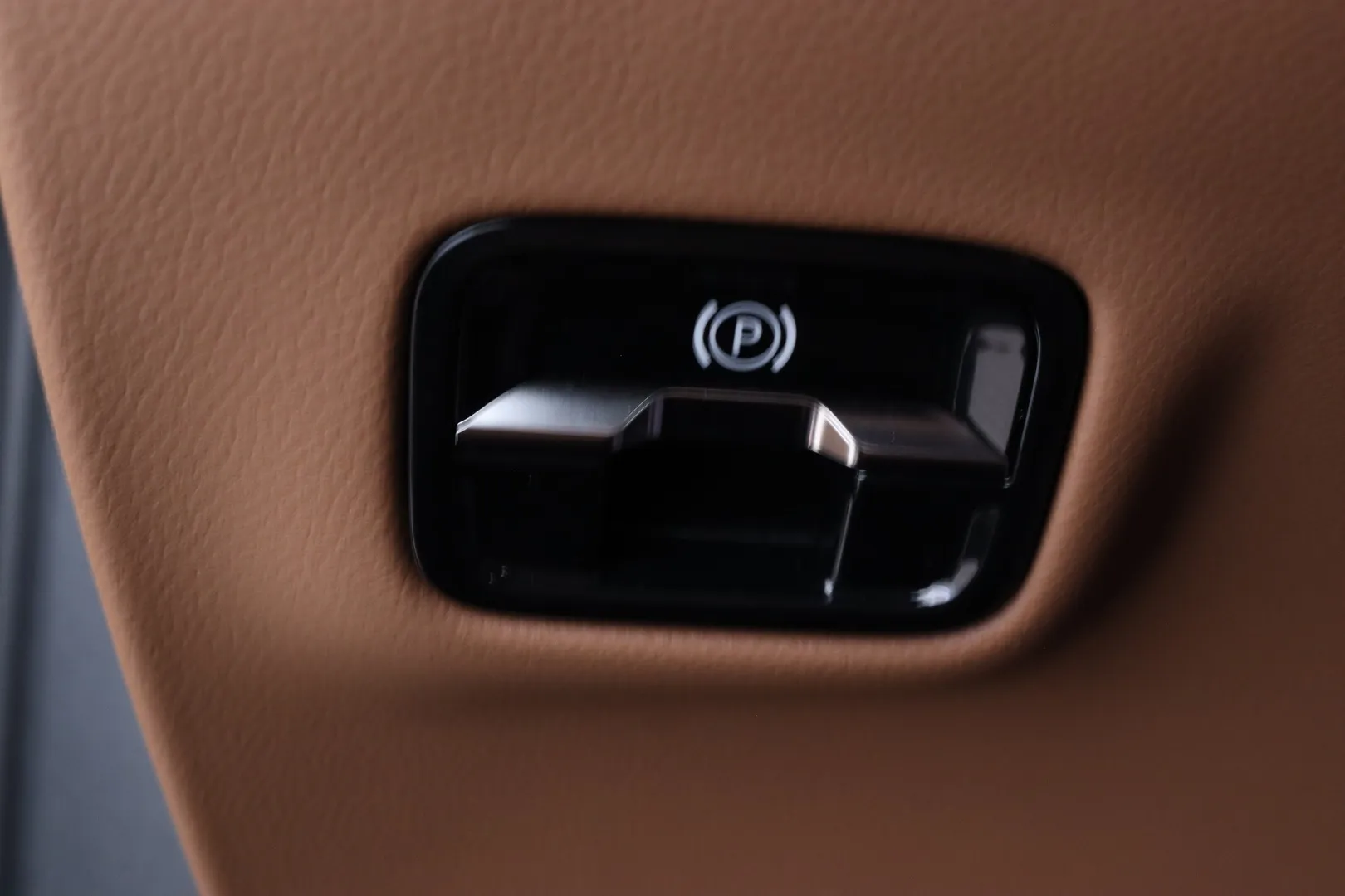 Mercedes-Benz E XTM-141 carousel image