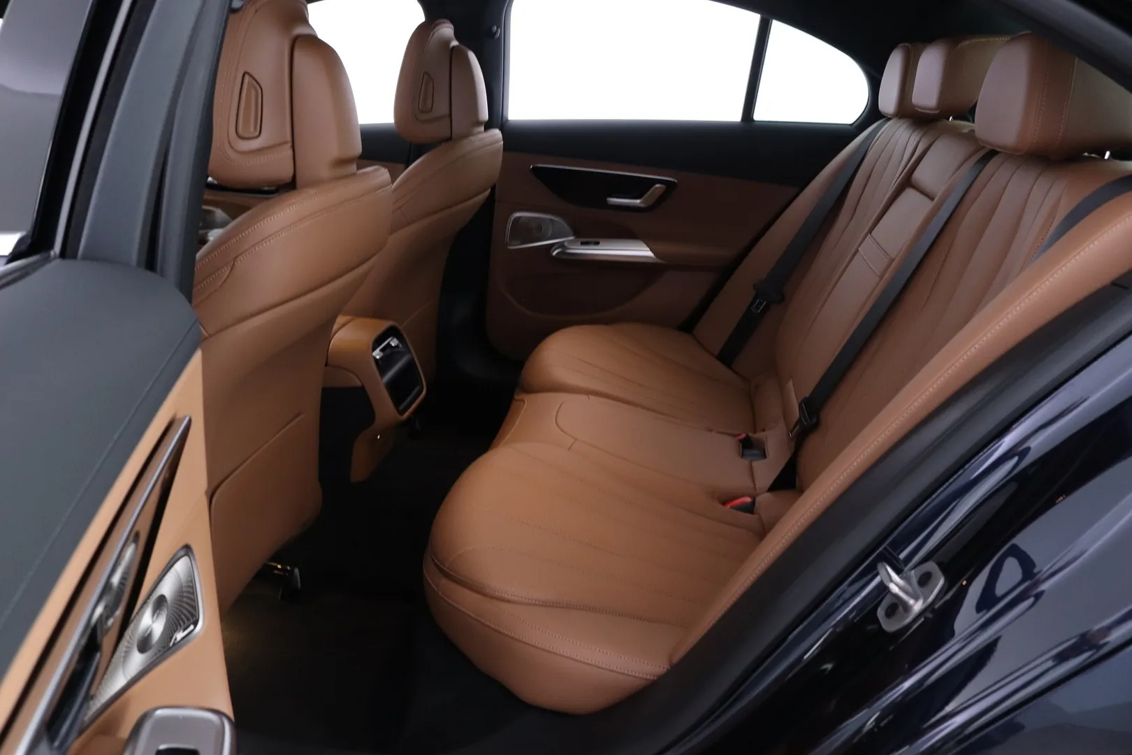 Mercedes-Benz E XTM-141 carousel image