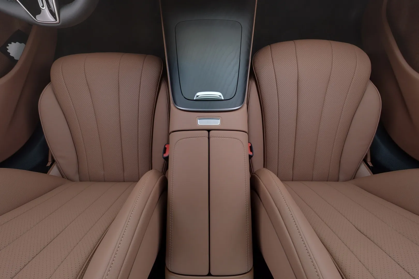 Mercedes-Benz E XTM-141 carousel image