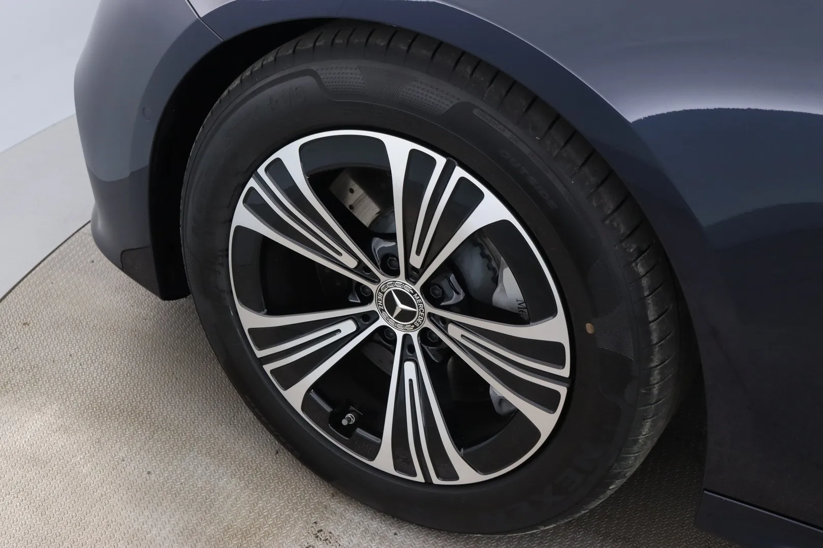 Mercedes-Benz E XTM-141 carousel image