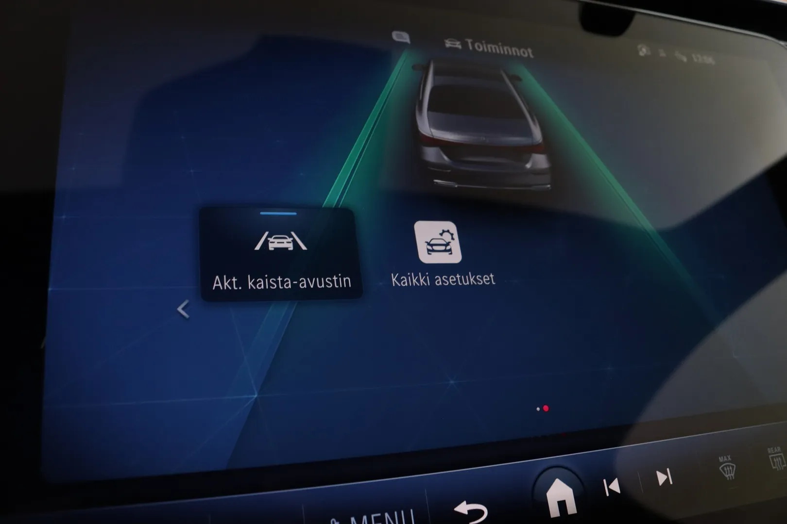 Mercedes-Benz E XTM-141 carousel image