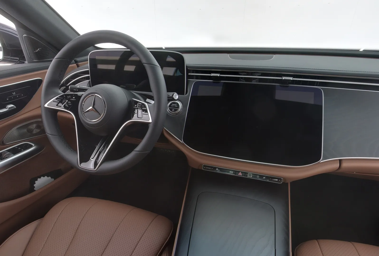 Mercedes-Benz E XTM-141 carousel image