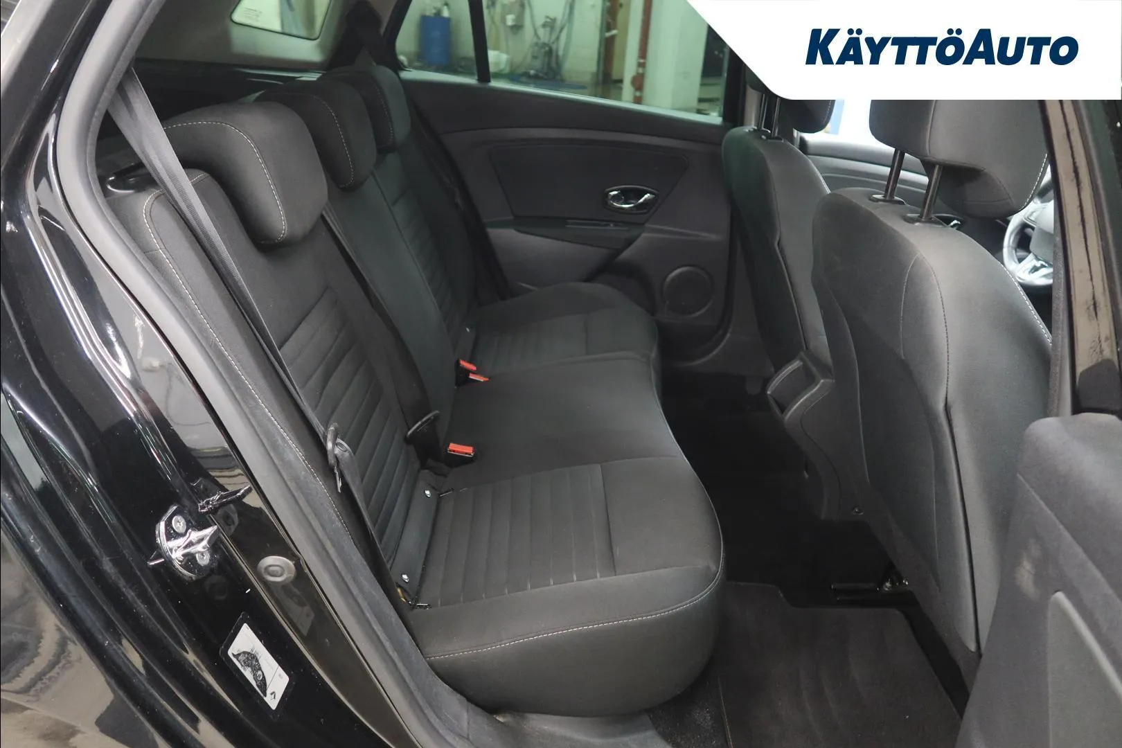 Renault Megane JKA-903 carousel image