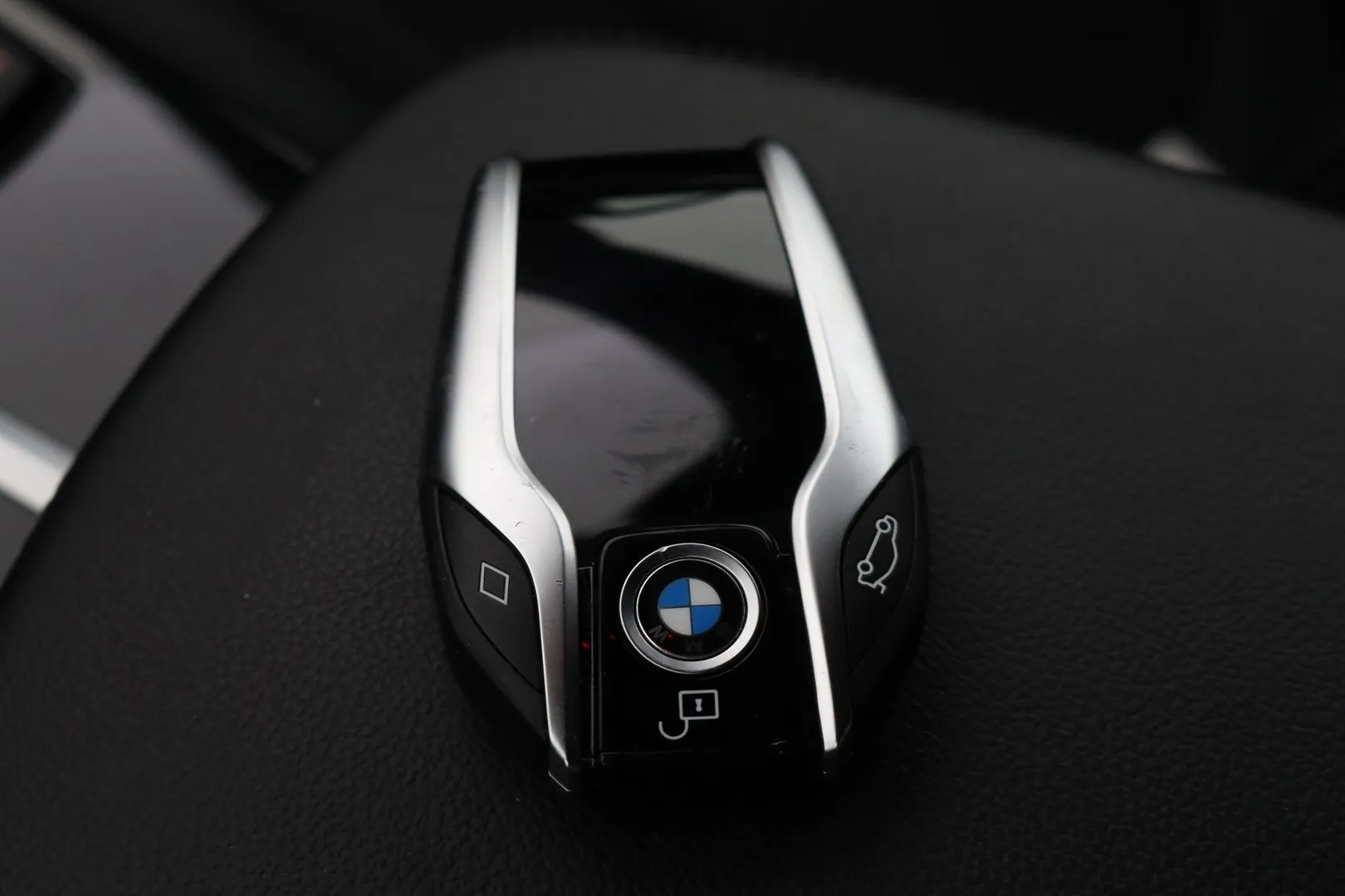 BMW X4 SVZ-404 carousel image