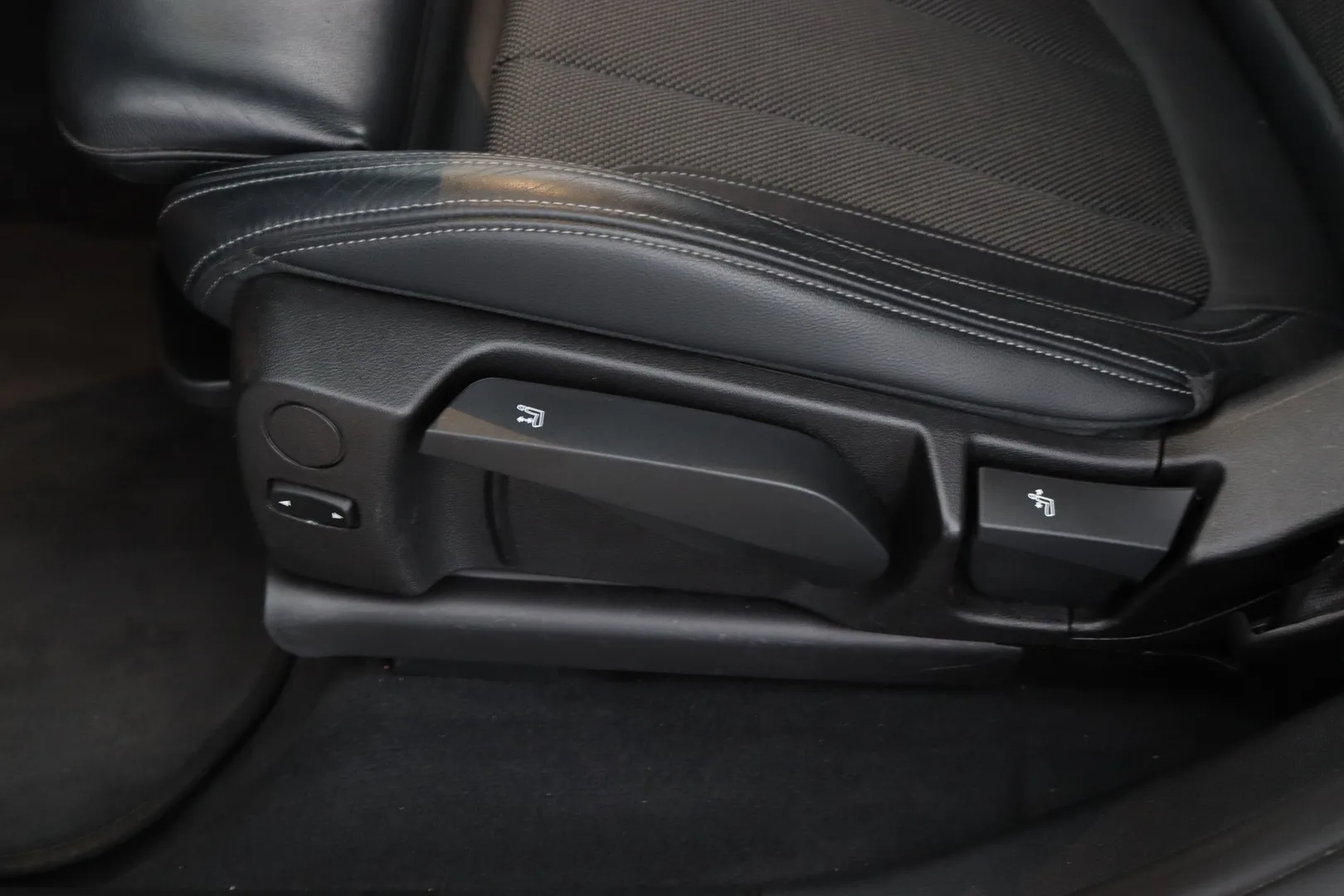 BMW X4 SVZ-404 carousel image