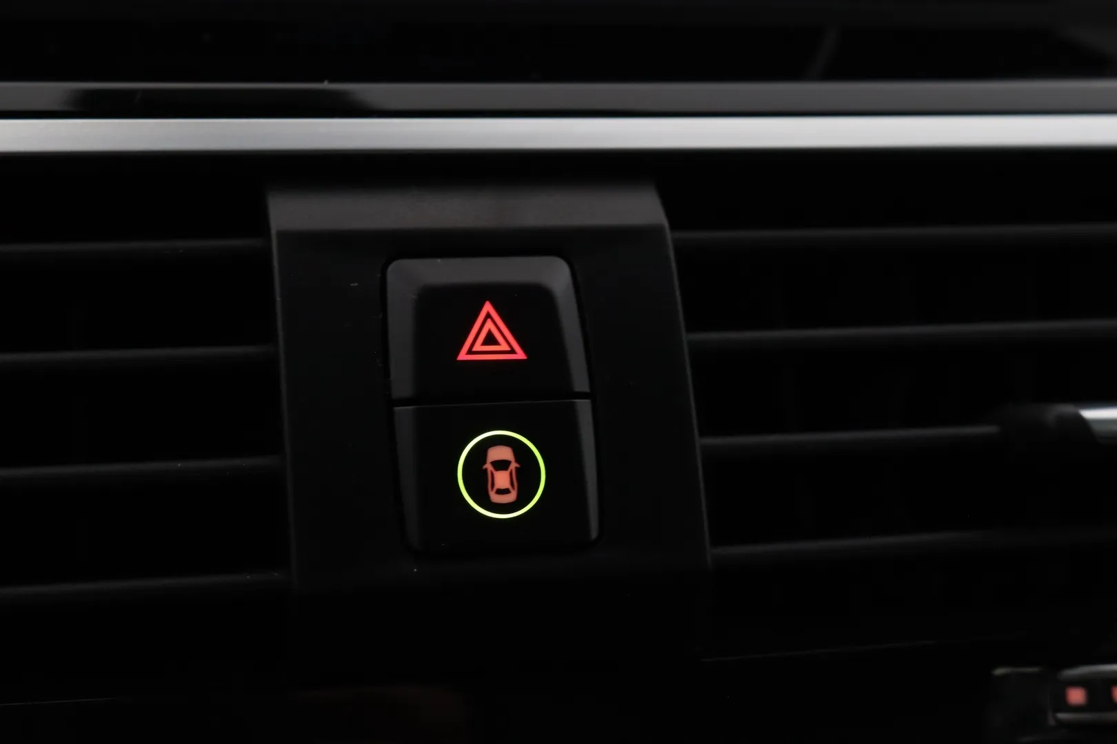 BMW X4 SVZ-404 carousel image