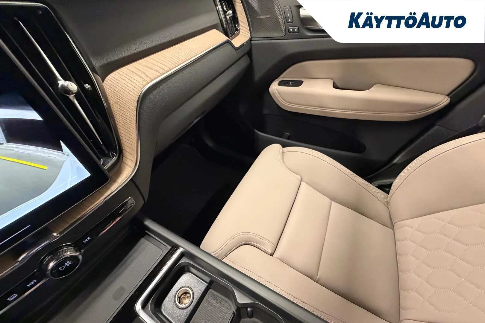 Volvo XC60 FSZ-504 carousel image