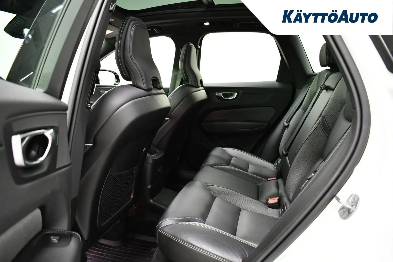 Volvo XC60 KUX-178 carousel image