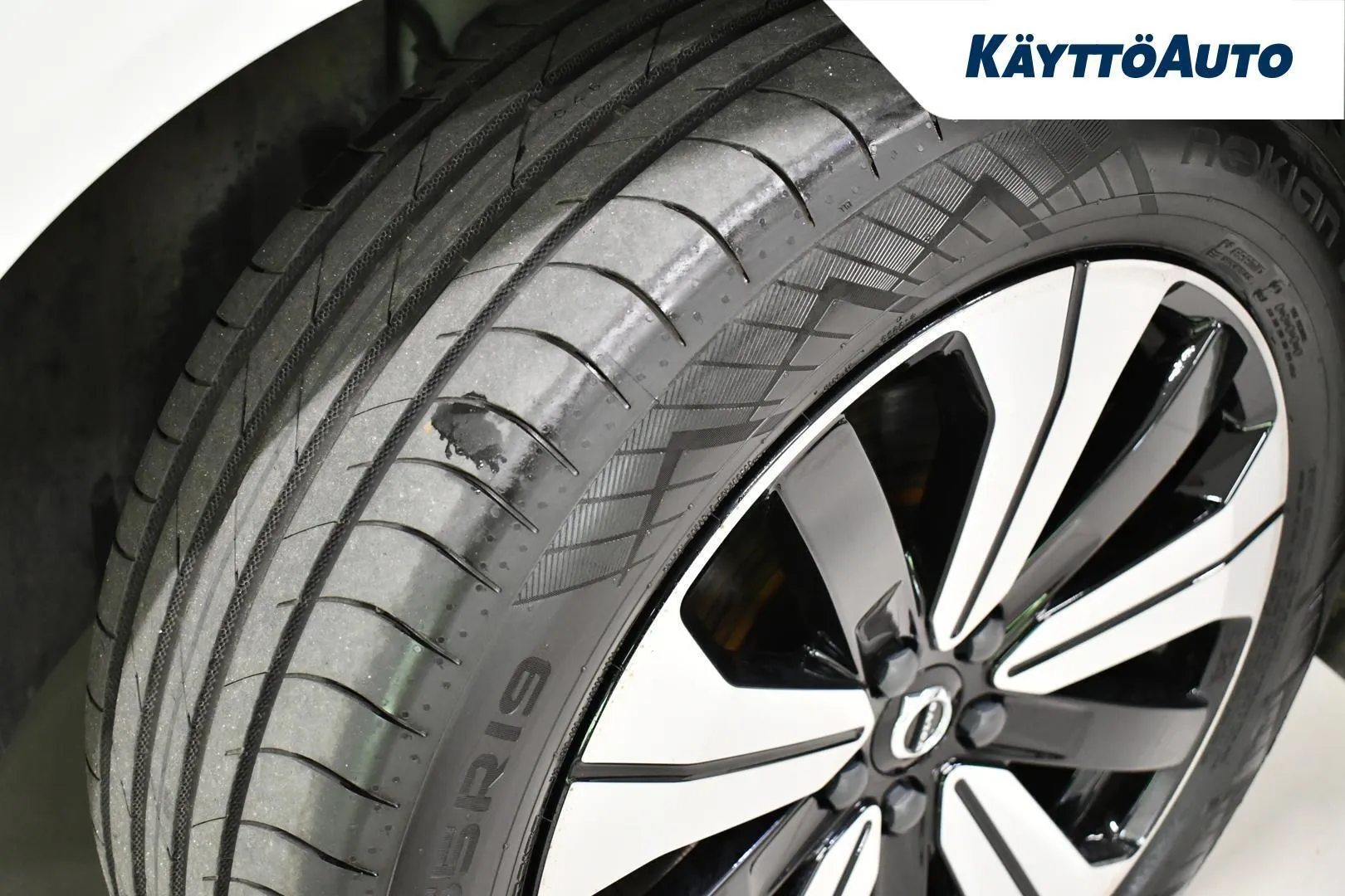 Volvo XC60 KUX-178 carousel image