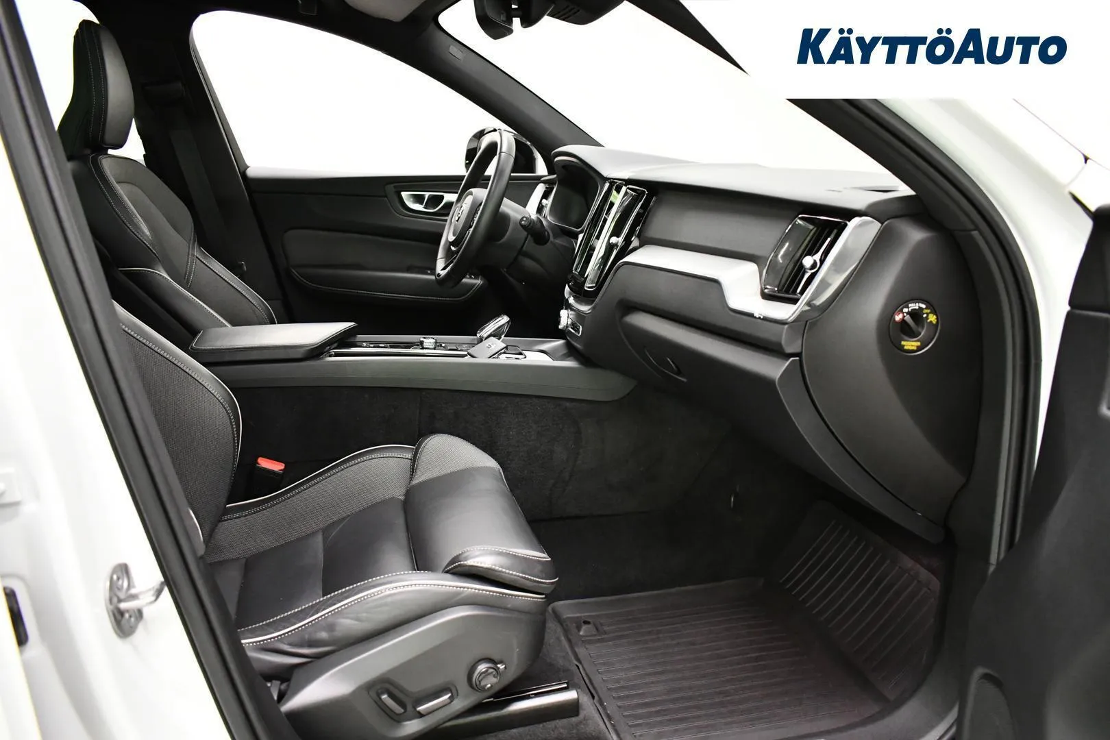 Volvo XC60 KUX-178 carousel image