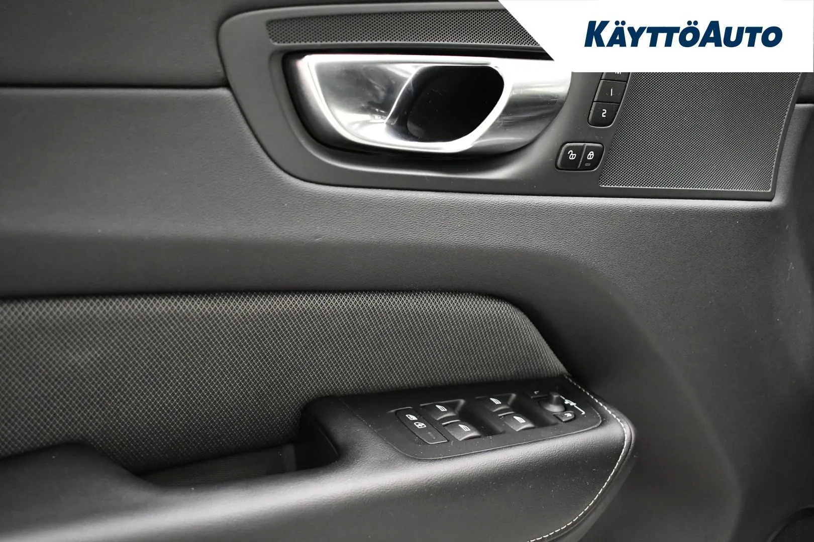Volvo XC60 KUX-178 carousel image