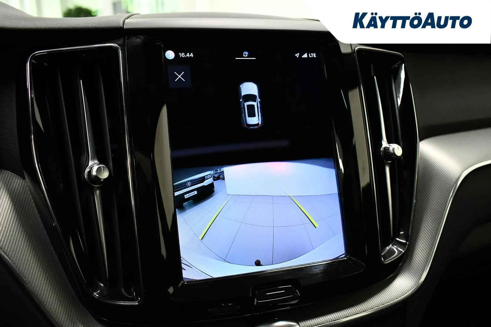 Volvo XC60 KUX-178 carousel image