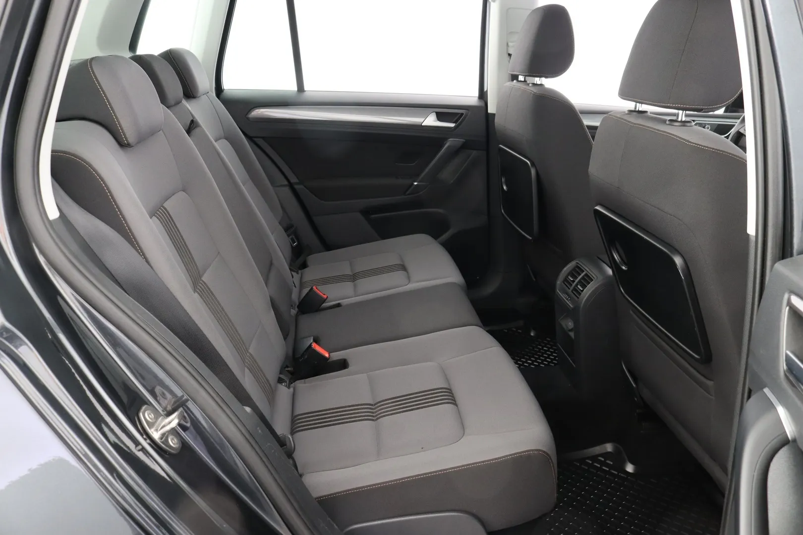 Volkswagen Golf Sportsvan LNC-661 carousel image