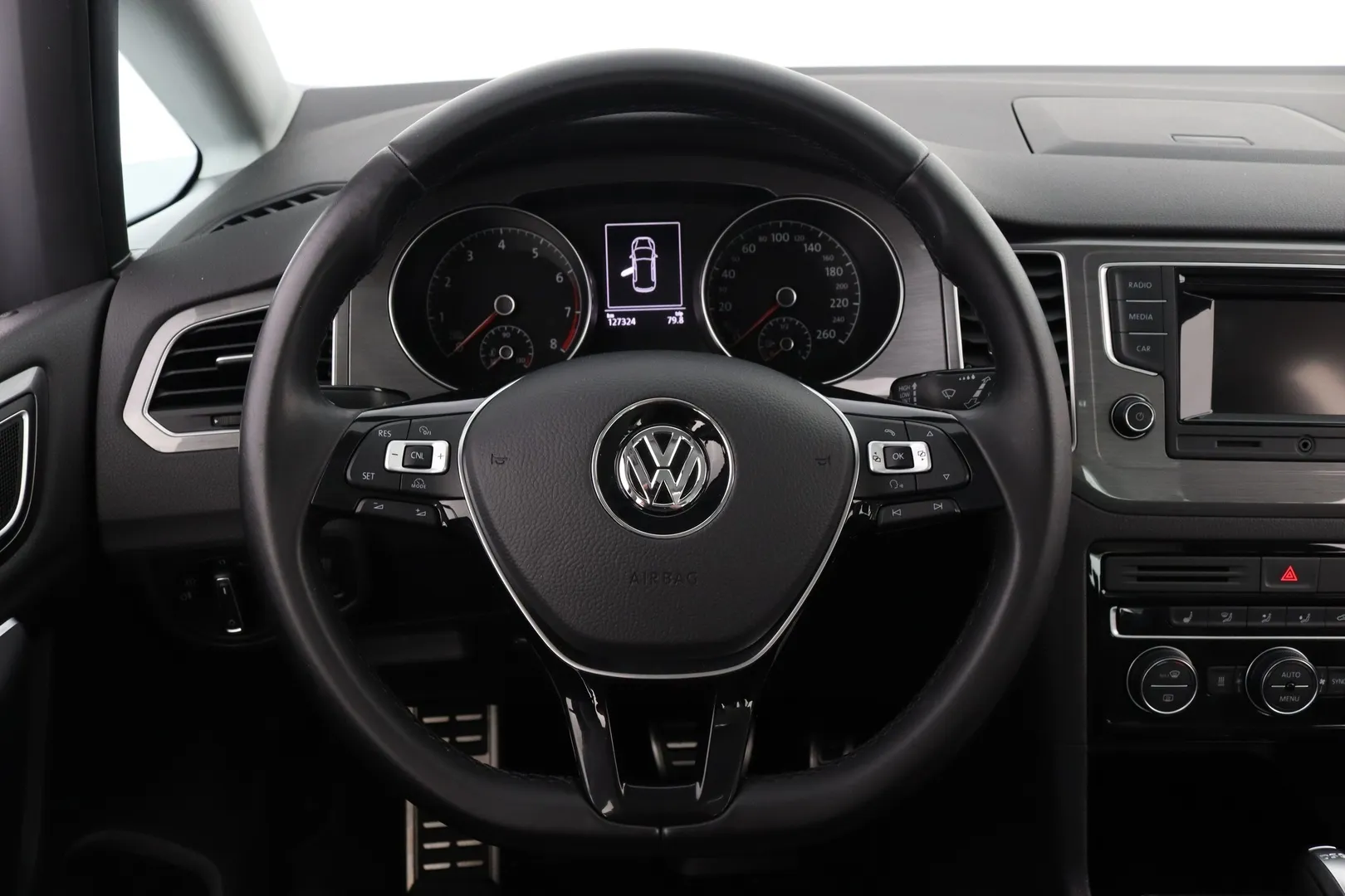 Volkswagen Golf Sportsvan LNC-661 carousel image