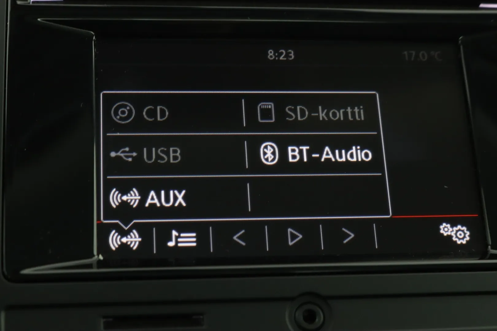 Volkswagen Golf Sportsvan LNC-661 carousel image
