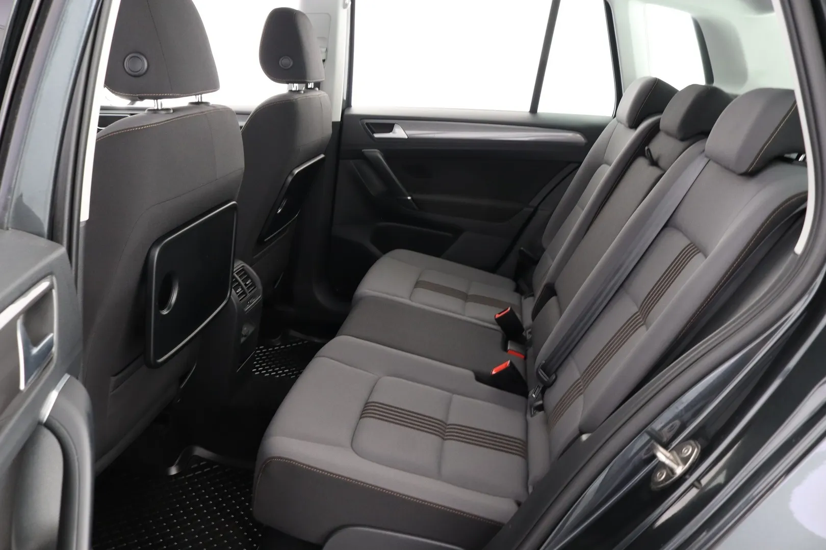 Volkswagen Golf Sportsvan LNC-661 carousel image