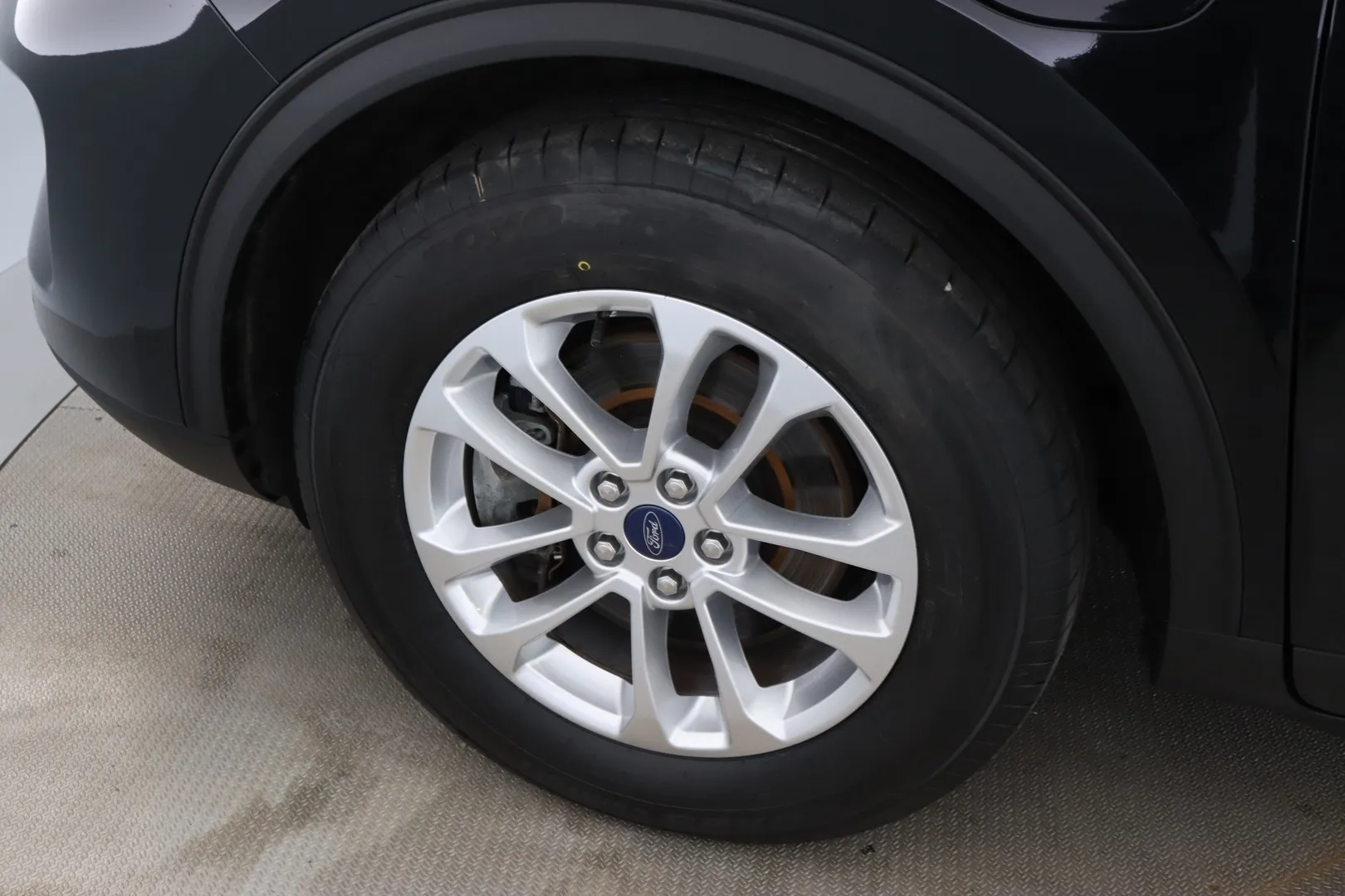 Ford Kuga IPX-133 carousel image