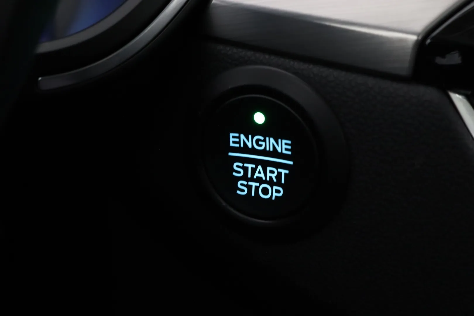 Ford Kuga IPX-133 carousel image