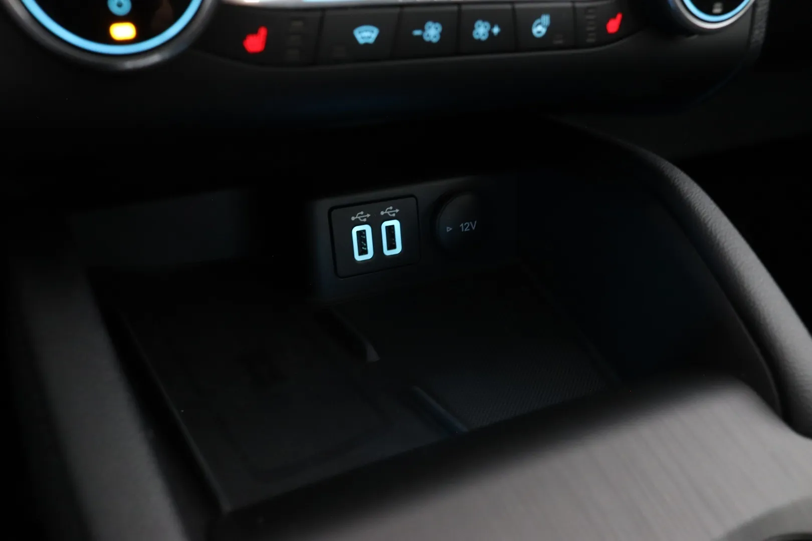 Ford Kuga IPX-133 carousel image