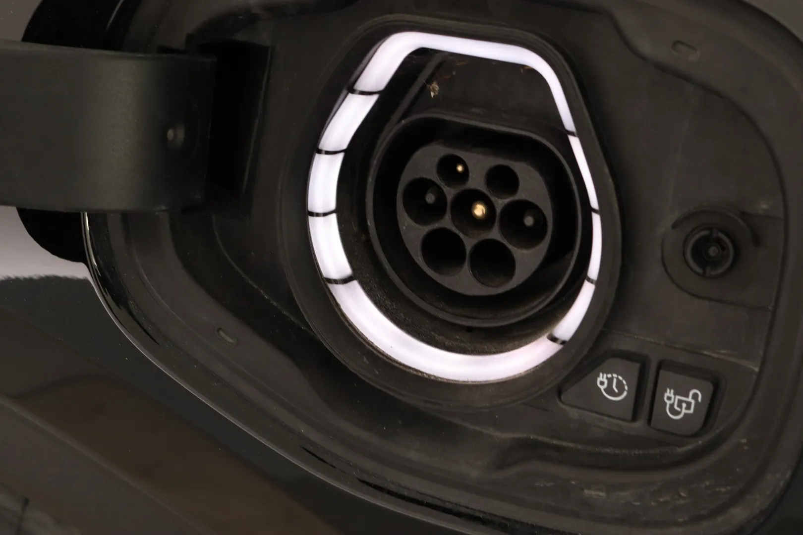Ford Kuga IPX-133 carousel image