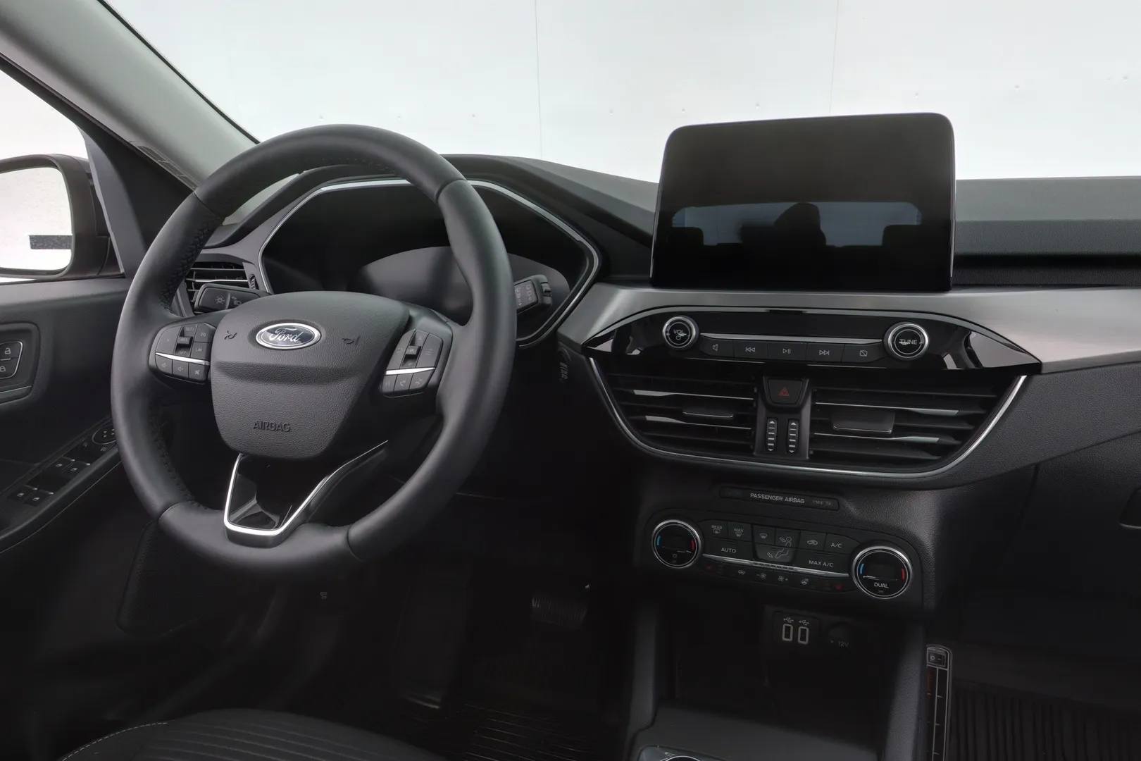 Ford Kuga IPX-133 carousel image