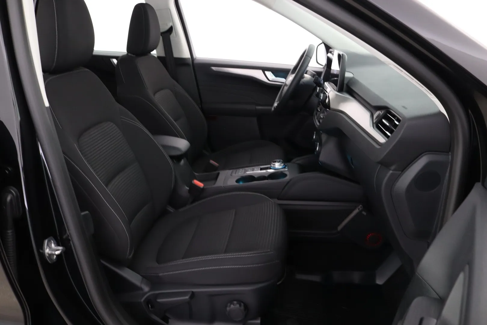 Ford Kuga IPX-133 carousel image