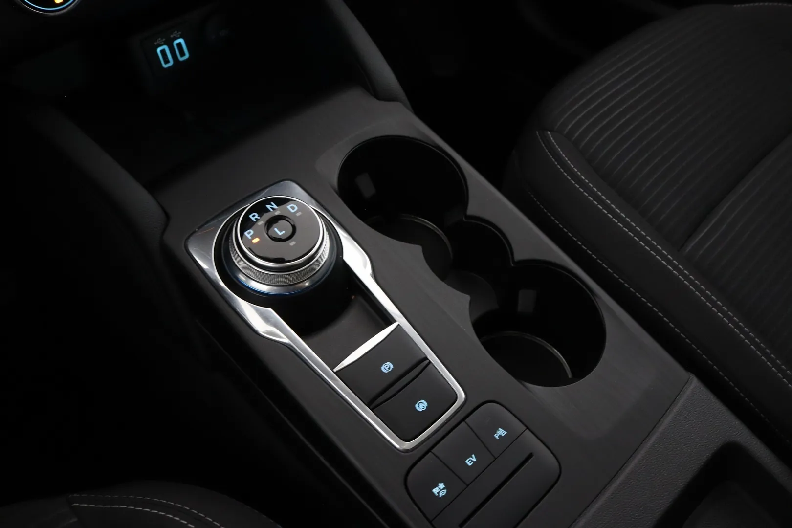Ford Kuga IPX-133 carousel image