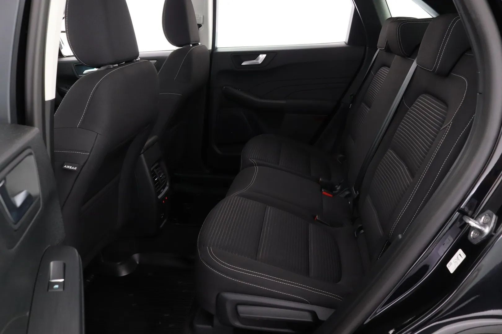 Ford Kuga IPX-133 carousel image