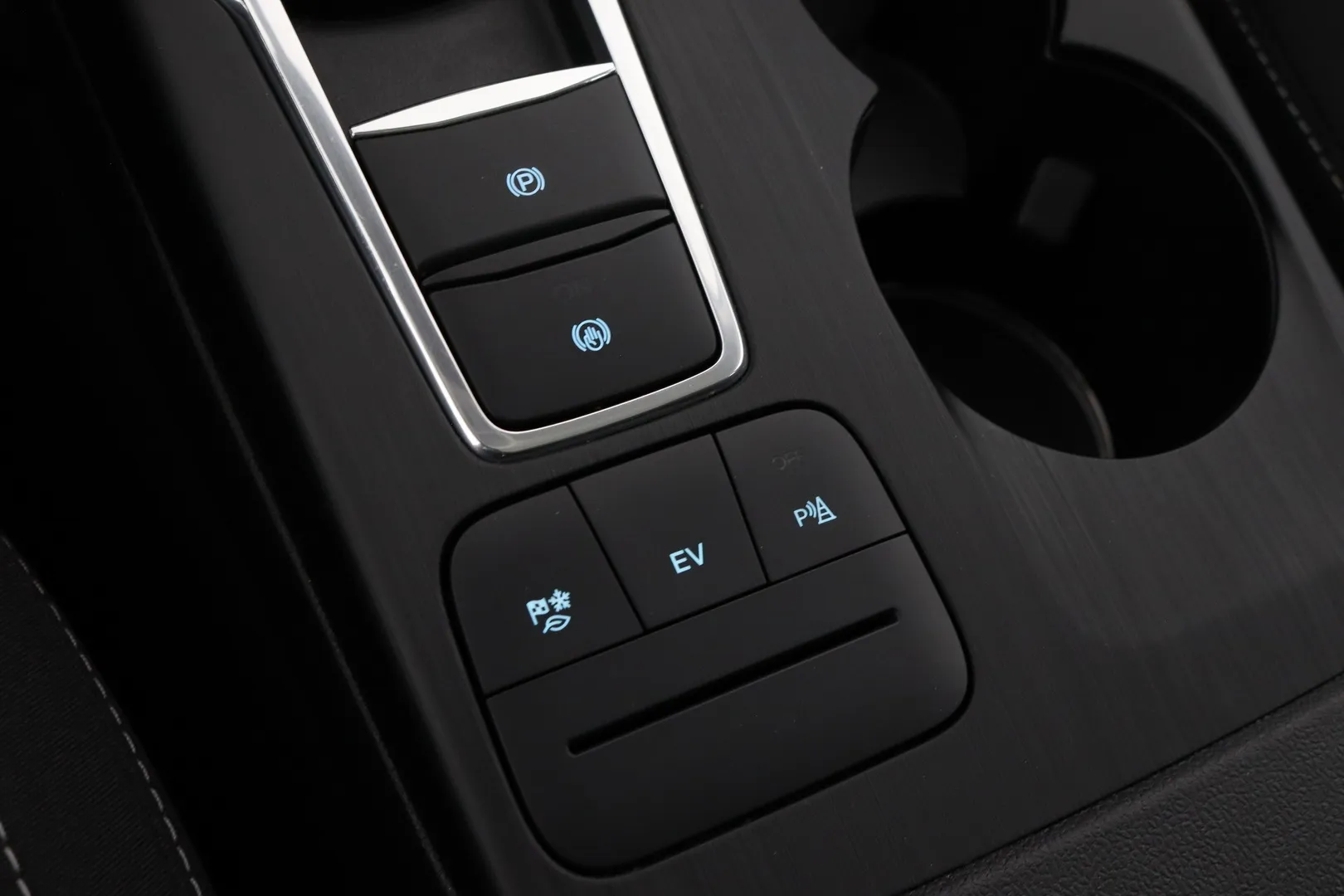 Ford Kuga IPX-133 carousel image