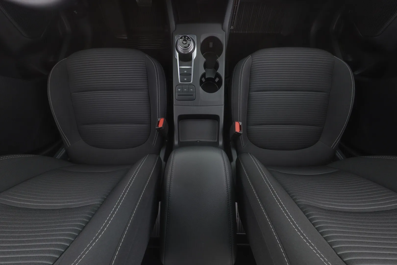 Ford Kuga IPX-133 carousel image