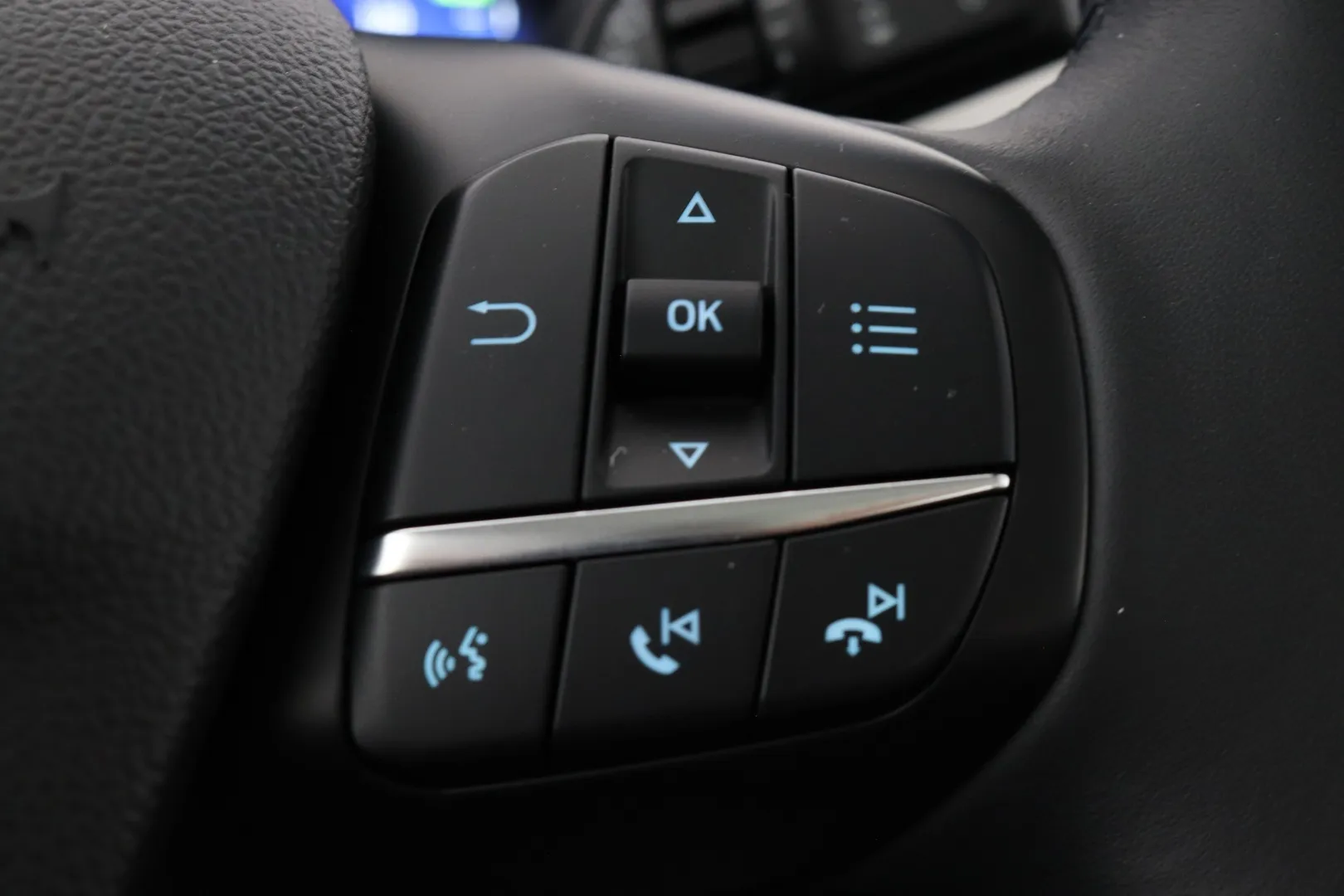 Ford Kuga IPX-133 carousel image