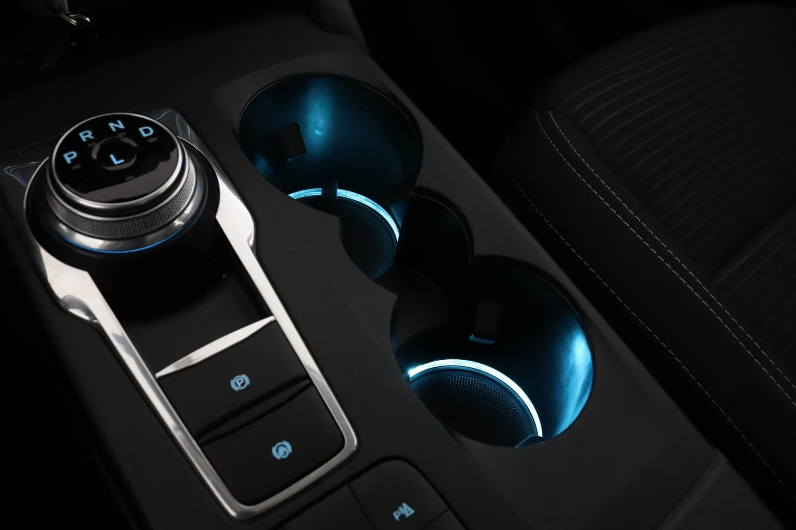 Ford Kuga IPX-133 carousel image