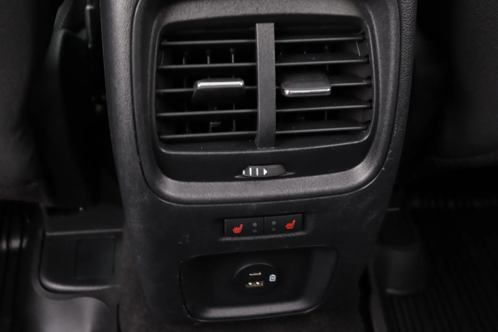 Ford Kuga IPX-133 carousel image