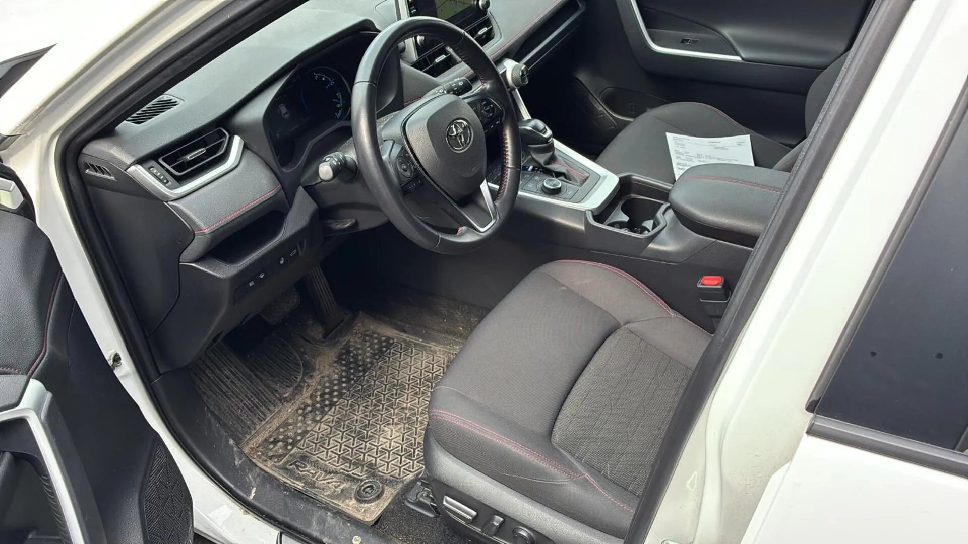 Toyota RAV4 JOI-691 carousel image