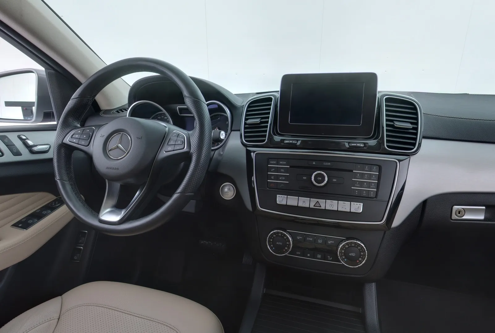 Mercedes-Benz GLE MRZ-906 carousel image