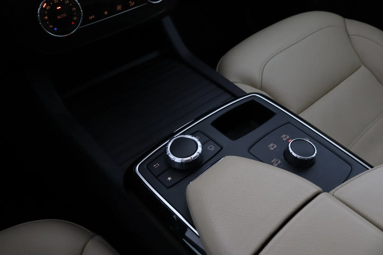 Mercedes-Benz GLE MRZ-906 carousel image
