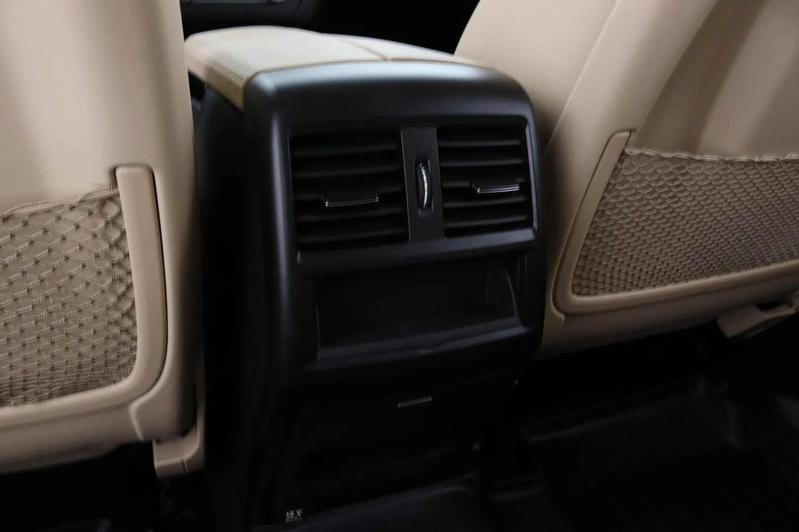 Mercedes-Benz GLE MRZ-906 carousel image